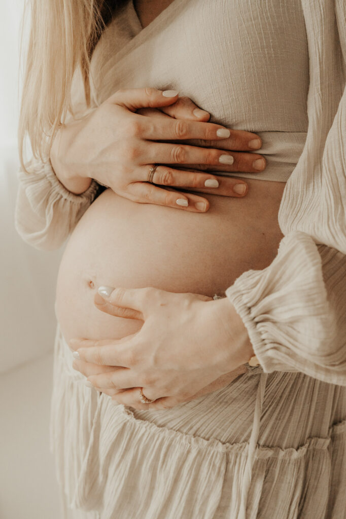 babybauch Fotoshooting im Foto Studio in Ahaus